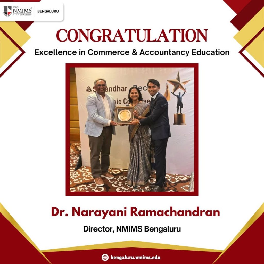 Dr. Narayani Ramachandran, Director, NMIMS Bengaluru, receiving the Academic Excellence Award in Commerce & Accountancy Education from Simandhar Education.