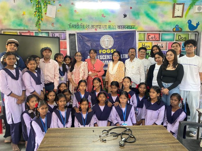 SVKM’s NMIMS SPPSPTM Pharmacy School Committee conducting the Swasthya Medical Health Camp for underprivileged children.