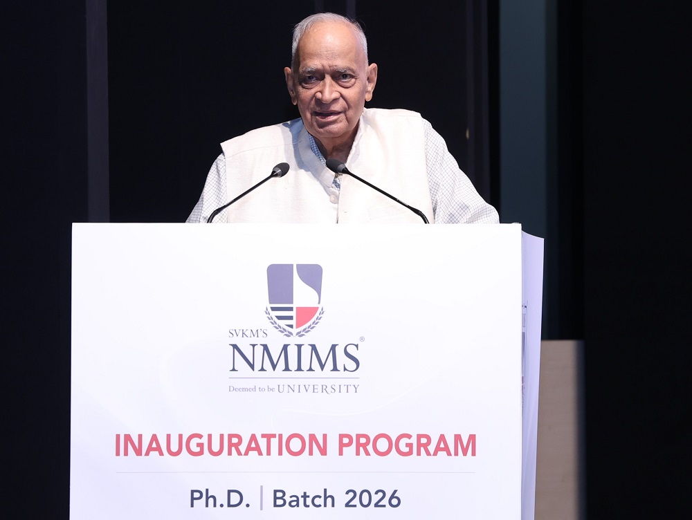 Padma Vibhushan Prof. Man Mohan Sharma addressing newly inducted doctoral scholars during the inauguration programme of NMIMS Ph.D. Batch 2026.