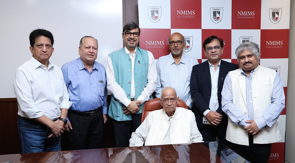 Padma Vibhushan Prof. Man Mohan Sharma along with NMIMS leadership during the inauguration of NMIMS Ph.D. Batch 2026 at the Mumbai campus.